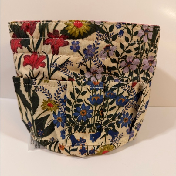 Gucci Pink Floral Pouch or Makeup Bag NWT - Picture 8 of 10